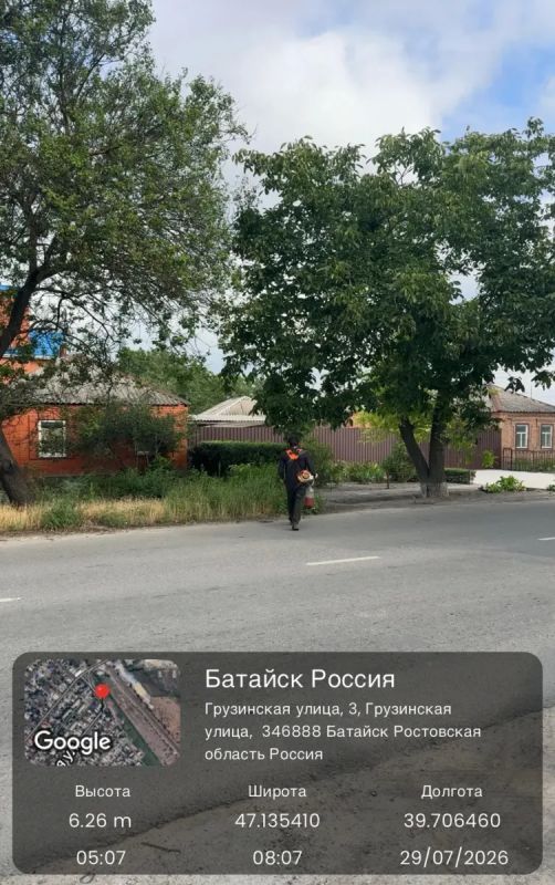 Покос сорной растительности продолжается во всех районах Батайска