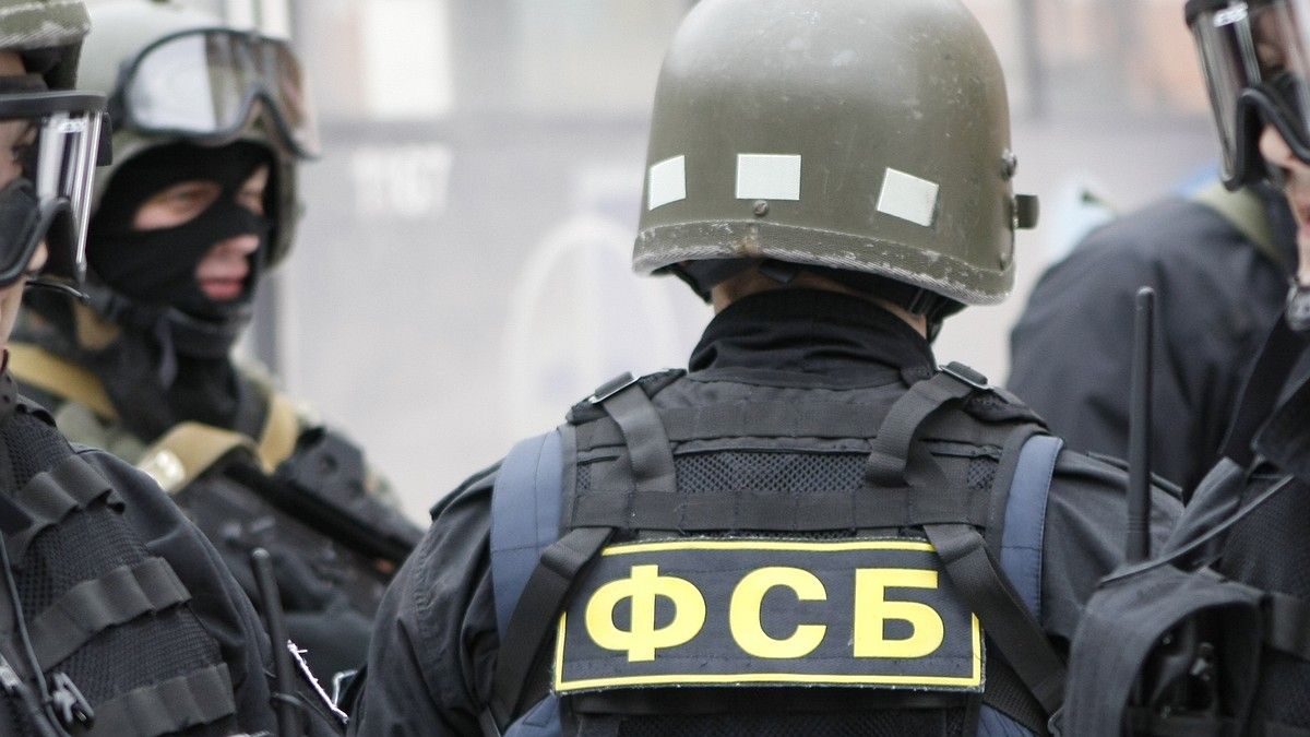 ФСБ: задержан 18-летний житель Таганрога, планировавший теракт против военных РФ