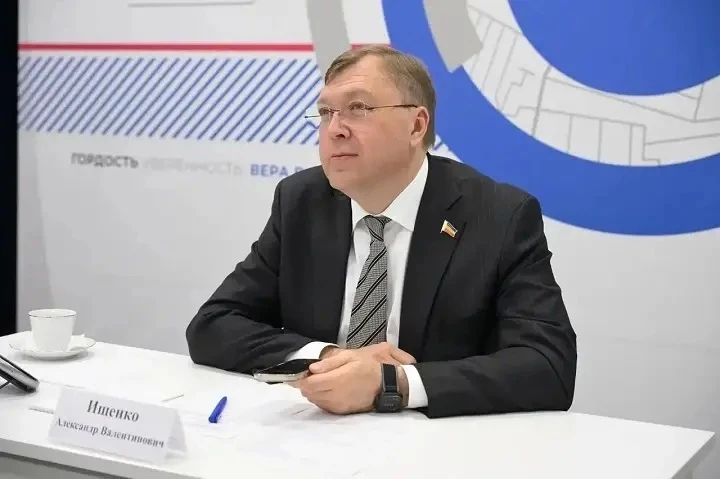 Ремонт в госпиталях и забота о сиротах: Председатель донского Заксобрания отметил заслуги депутатов-строителей