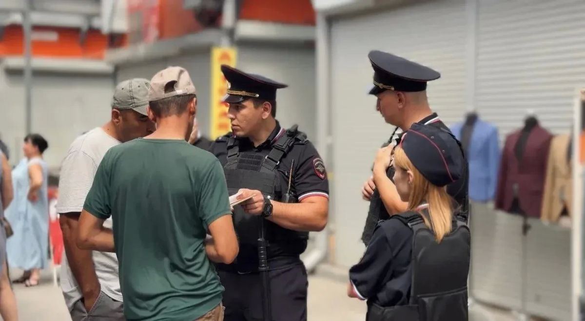 В отношении пяти иностранцев возбудили уголовные дела после рейда в ростовском микрорайоне "Темерник", сообщили в МВД по региону