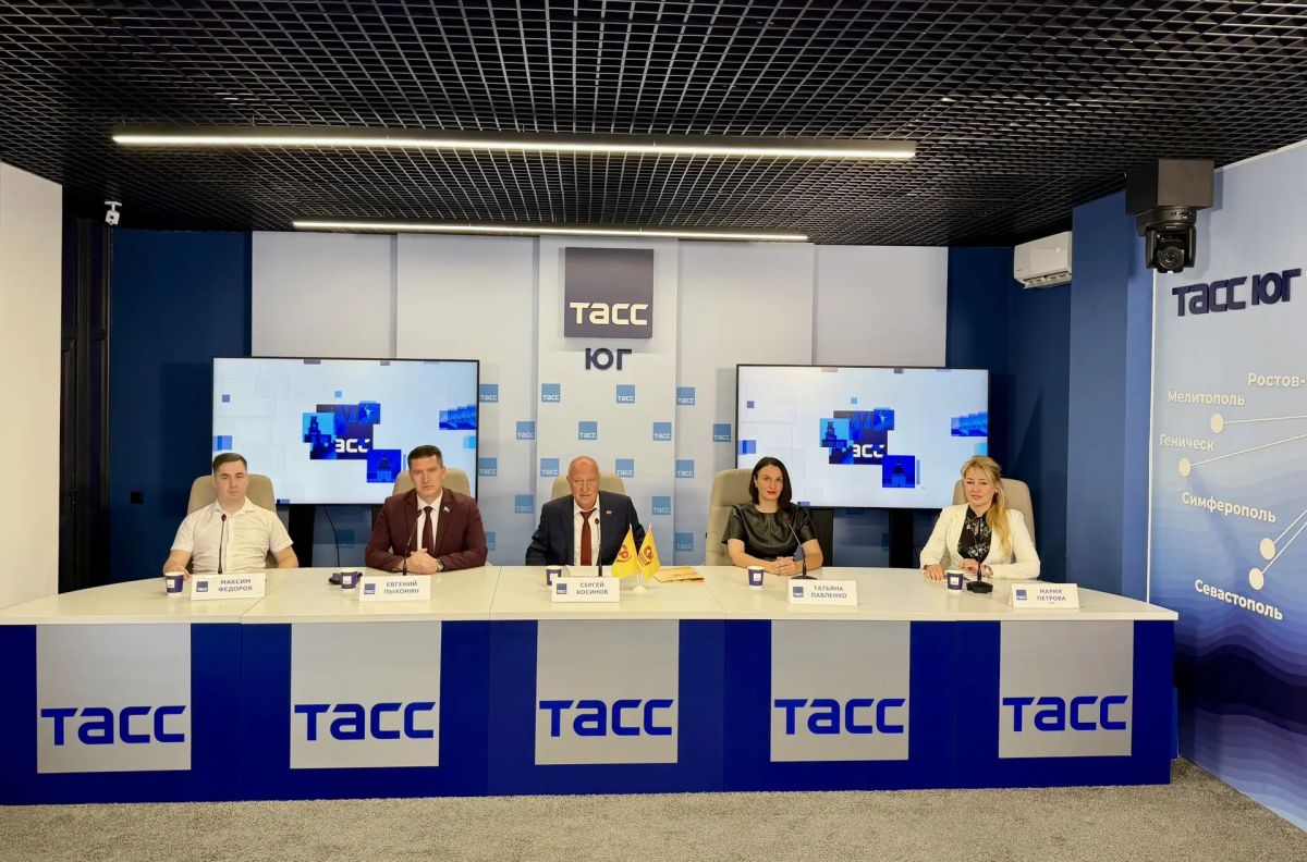#Прямосейчас в Региональном информационном центре "ТАСС Юг" (г. Ростов-на-Дону) состоится пресс-конференция, посвященная инициативам партии "Справедливая Россия" в сфере регулирования социально-трудовых отношений и...