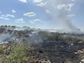 Задымление на крупной несанкционированной свалке ликвидируют в Таганроге