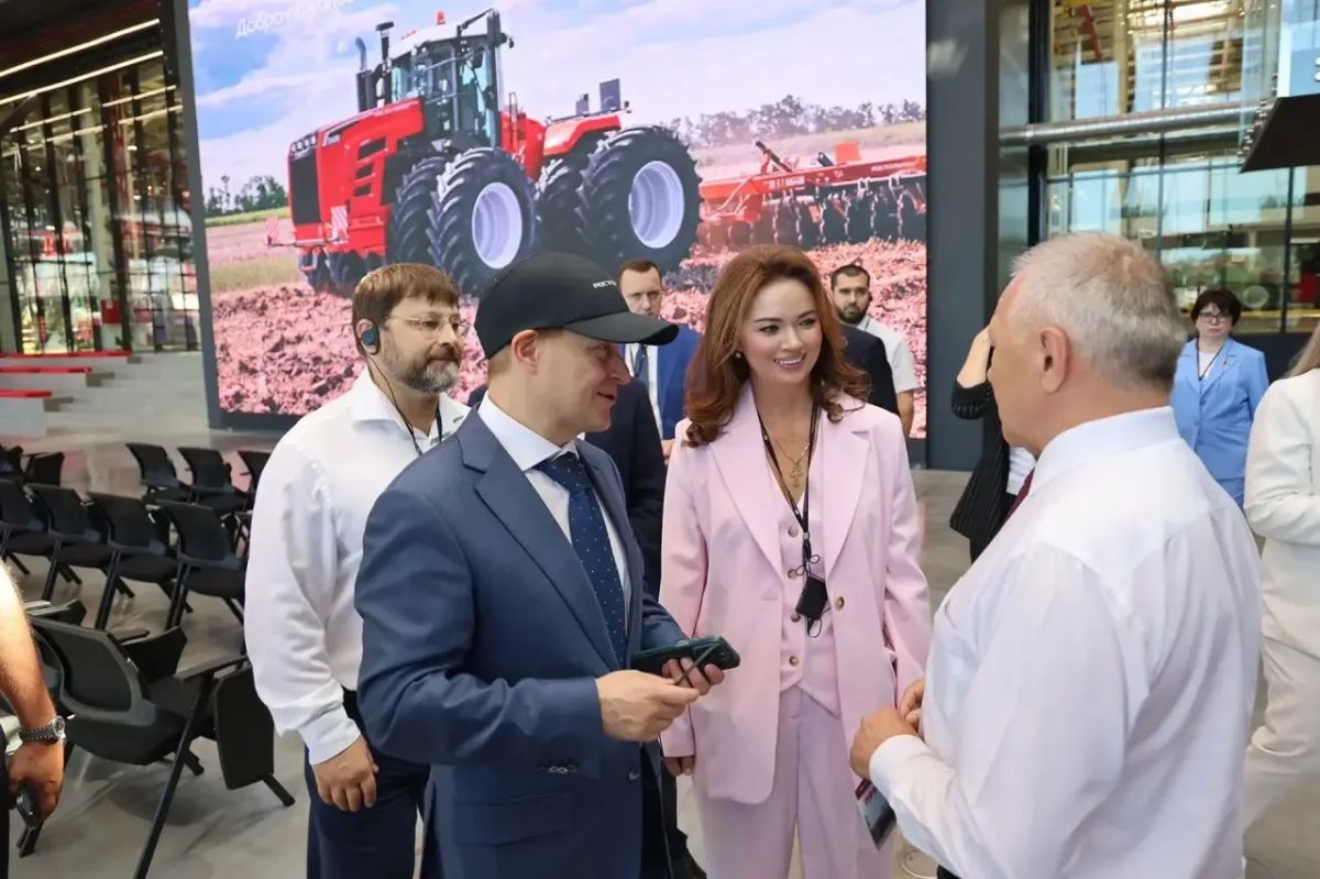«Визитная карточка региона»: Председатель гордумы Ростова Лидия Новосельцева посетила «Ростсельмаш»