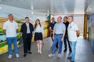 Глава Ростова встретился с художниками, оформившими подземный переход у филармонии