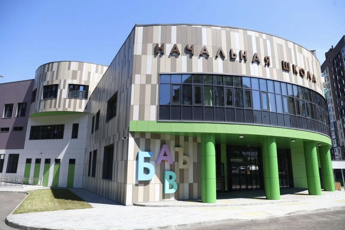 За парты в этом году сядут более 134 тыс. юных ростовчан