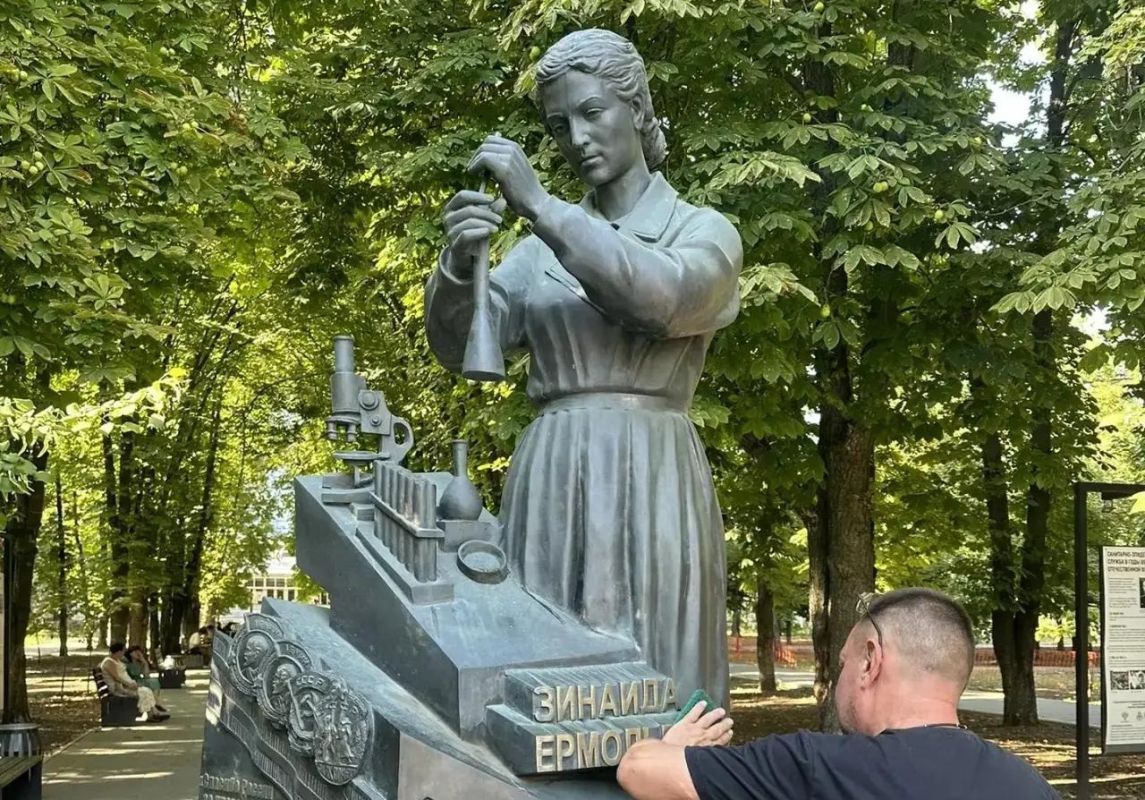 Восстановление памятника Зинаиде Ермольевой завершено в полном объеме