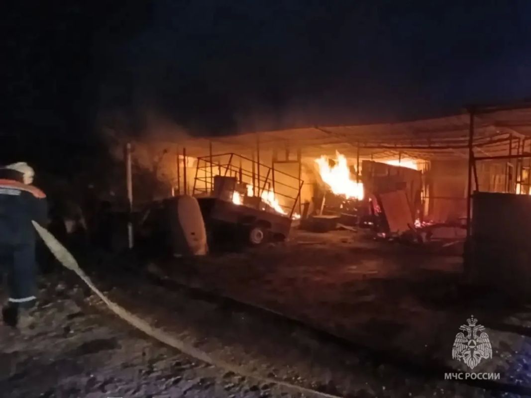 В Ростовской области мужчина попал в больницу после того, как сварил будку для собаки
