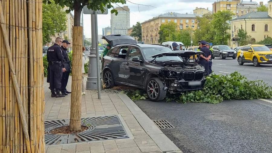 За прошедшие сутки на российских дорогах зафиксировано 303 ДТП, в которых погибли 26 человек, еще 351 получил ранения