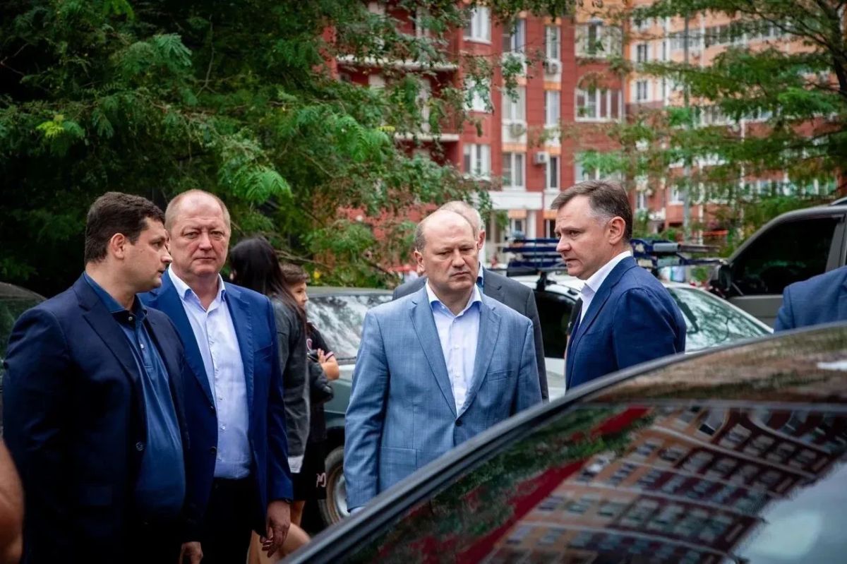 Александр Скрябин: Вместе с Губернатором Ростовской области Ю.Б. Слюсарем были на местах происшествий после сегодняшней воздушной атаки