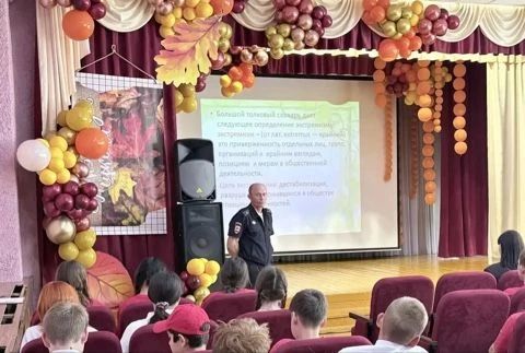 «Классная встреча»: в Орловском районе полицейские провели профилактическую беседу с детьми