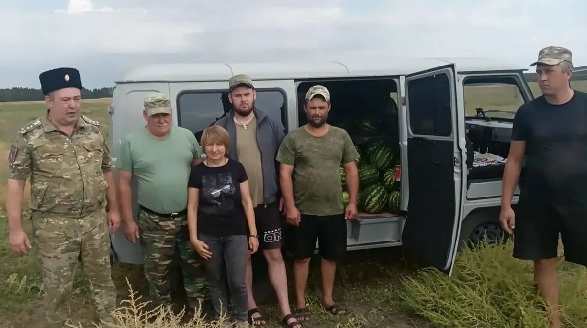 Для бойцов СВО жители Каменска собрали 1,5 т арбузов
