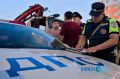 Погоня за мотоциклистами и слепая любовь отца: фоторепортаж ночного рейда Госавтоинспекции