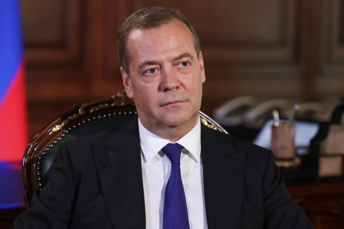 Медведев назвал слухи о мобилизации провокацией Киева