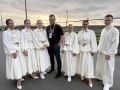 В рамках открытия Всемирного фестиваля молодёжи в Екатеринбурге академический хор Новочеркасска принял участие в торжественном исполнении гимна Российской Федерации