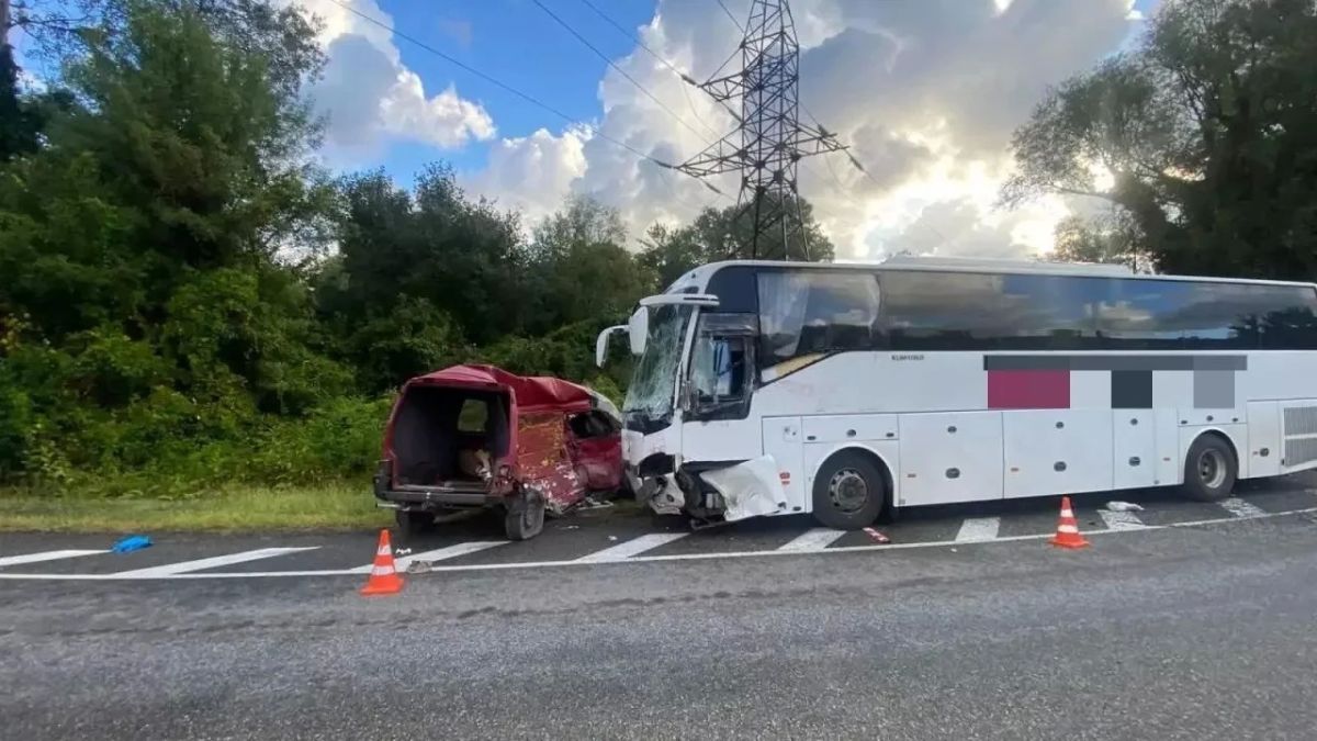 На Кубани два человека погибли в результате ДТП с автобусом