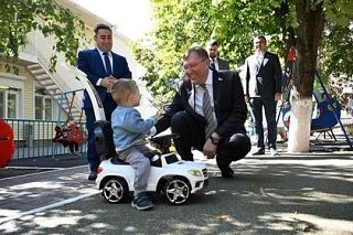 Поддержка, которая нужна именно сейчас:Александр Ищенко посетил Дом ребенка № 4 в Ростове