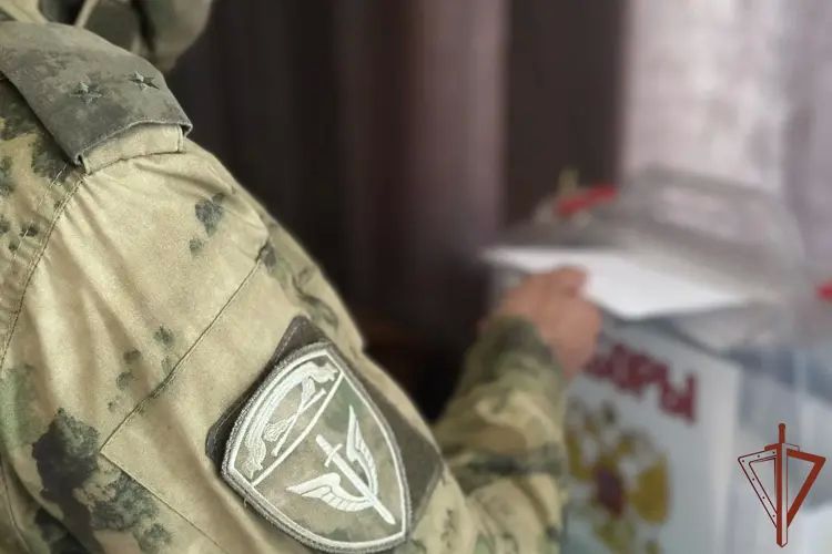 Военнослужащие и сотрудники Южного округа Росгвардии участвуют в Едином дне голосования