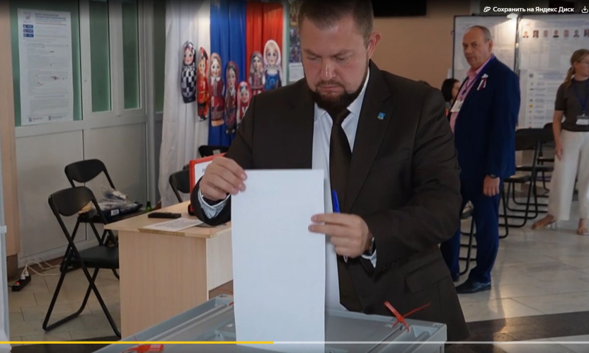 Глава Батайска Валентин Кукин проголосовал на выборах в Госдуму
