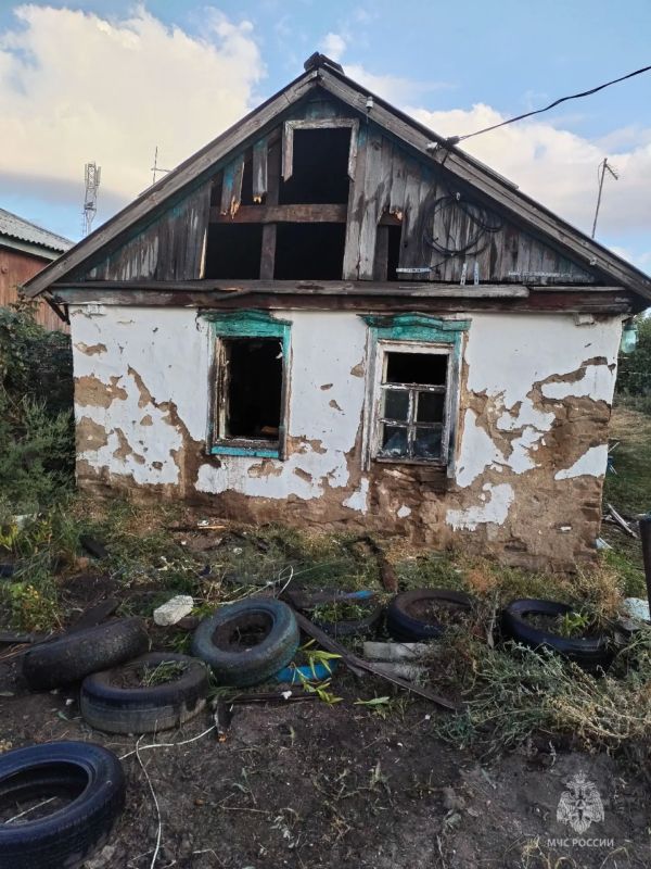 В Каменск-Шахтинском на пожаре погиб пенсионер