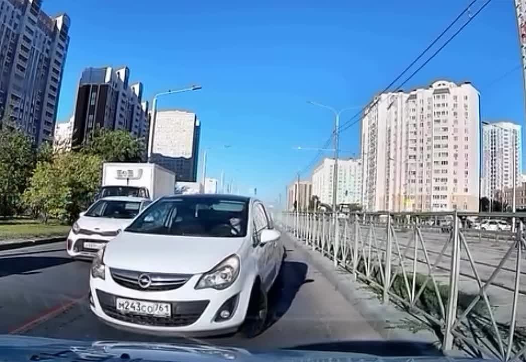 Когда знаки поменяли, но все едут как привыкли