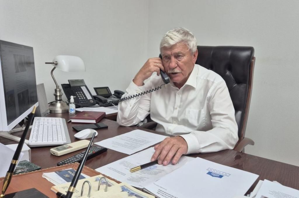 Вячеслав Василенко провел прием граждан в телефонном режиме