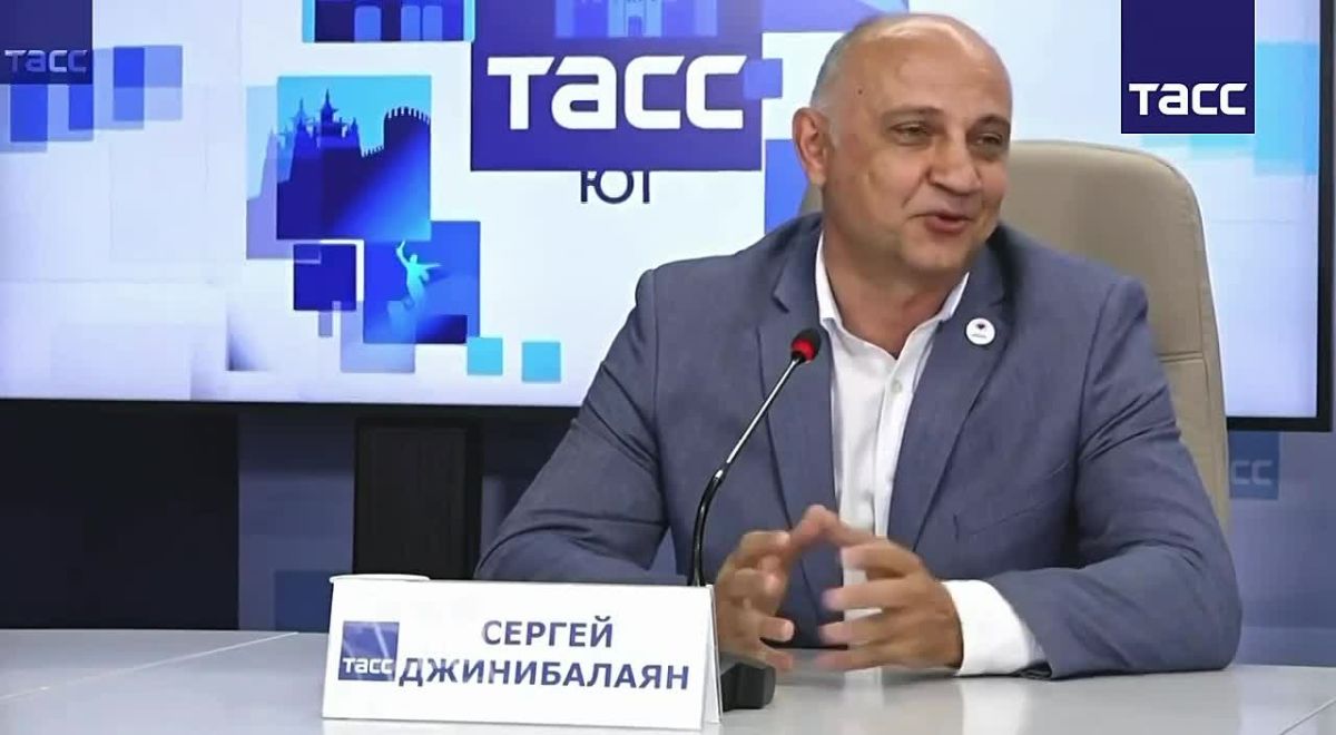 Пожилые люди в Ростовской области проходят обучение по работе с ИИ, сообщил председатель правления регионального отделения Российской партии пенсионеров за социальную справедливость в Ростовской области Сергей Джинибалаян на...