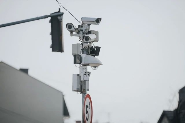 В Таганроге на 8 аварийных участках дорог включили новые камеры