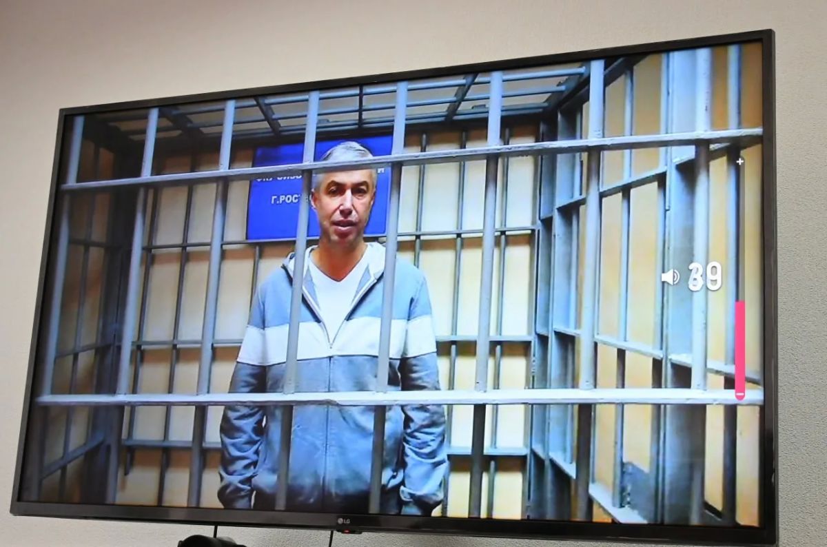 Экс-глава Ростова Алексей Логвиненко останется под арестом