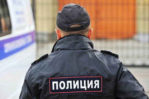 Новорожденную девочку выбросили возле мусорных баков на Челюскинской улице в Москве
