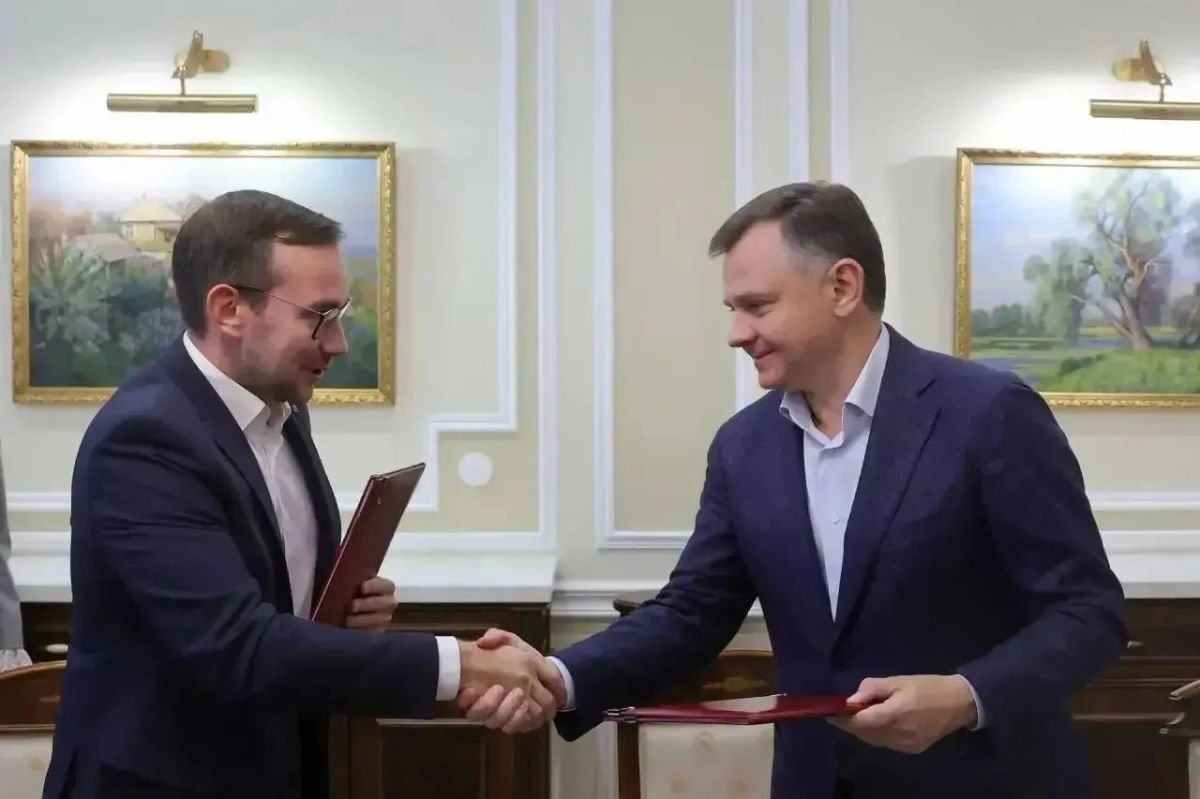 Российский Красный Крест, правительство Ростовской области и региональное отделение РКК подписали трехстороннее соглашение, сообщил председатель организации Павел Савчук на пресс-конференции в РИЦ "ТАСС Юг"