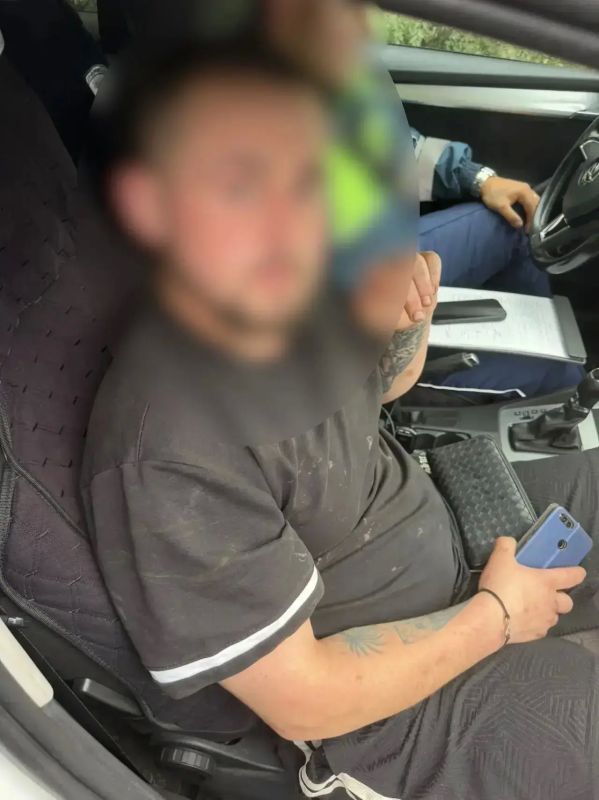 В Ростове-на-Дону работник автосервиса угнал автомобиль клиента и попал в ДТП