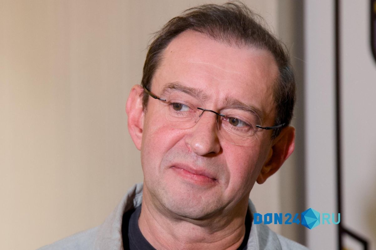 Немножко замерзли: Хабенский удивился погоде в Ростове после Москвы