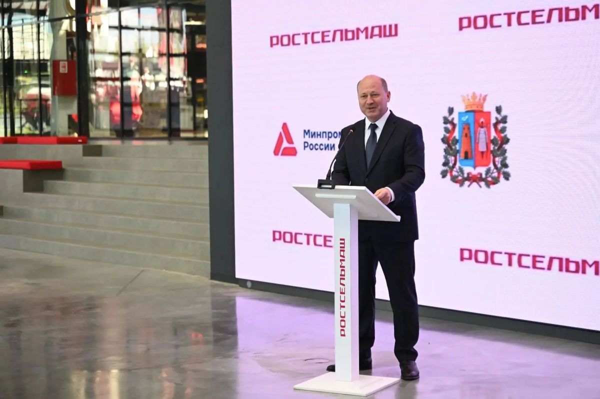 Александр Скрябин: Сегодня поздравил работников одного из старейших предприятий города, флагмана отечественного машиностроения — легендарного «Ростсельмаша» — с Днём машиностроителя и вручил лучшим работникам заслуженные...