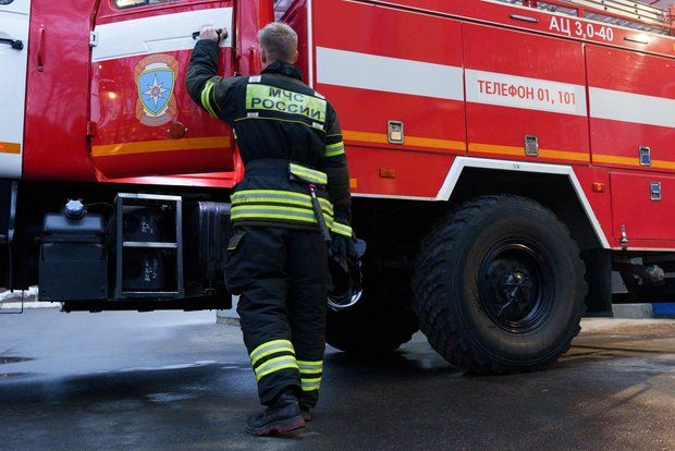 Площадь пожара на складе в Ростовской области возросла до 9000 квадратных метров
