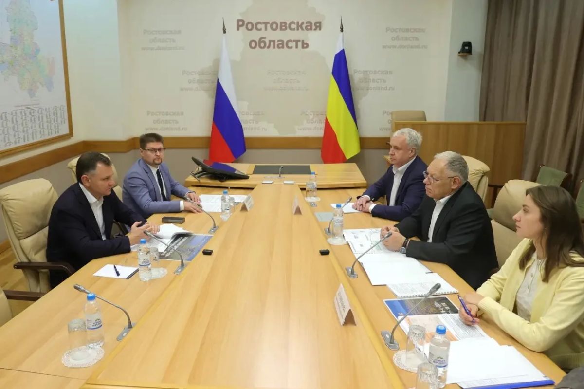 Юрий Слюсарь: Провёл рабочую встречу с председателем правления госкомпании «Автодор» Вячеславом Петушенко
