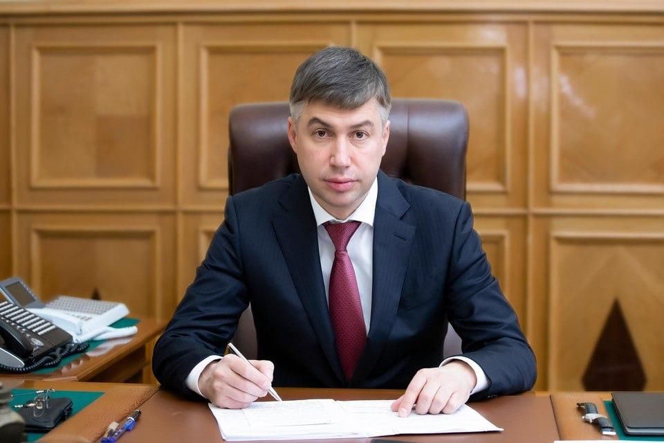 У экс-мэра Ростова-на-Дону Алексея Логвиненко изымают имущество на 1,2 млрд рублей — дома, земельные участки, золото, дорогие тачки, квартиры