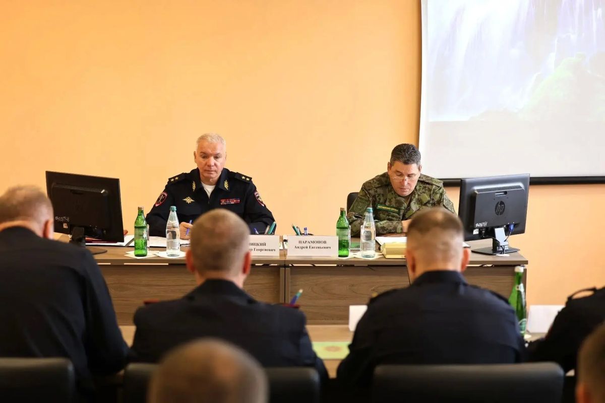 Руководители донского Главка МВД и Погрануправления ФСБ провели рабочую встречу по вопросам взаимодействия и обсудили итоги операции «Путина-2026»