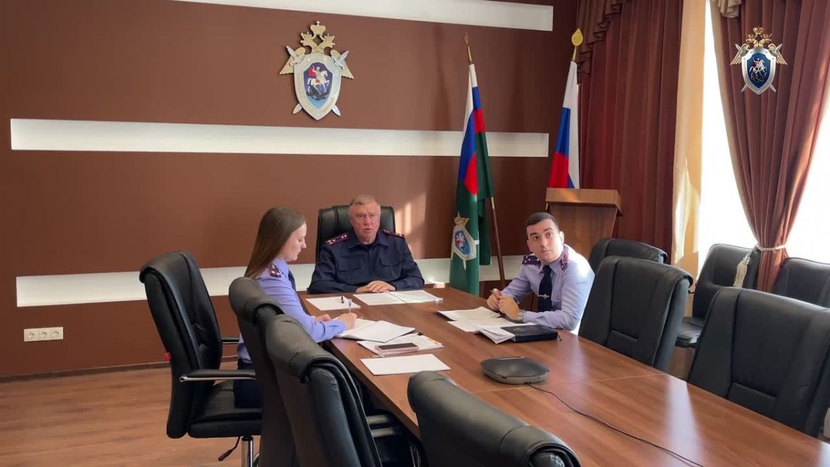 Исполняющий обязанности руководителя следственного управления провел личный прием граждан по вопросам невыплаты заработной платы