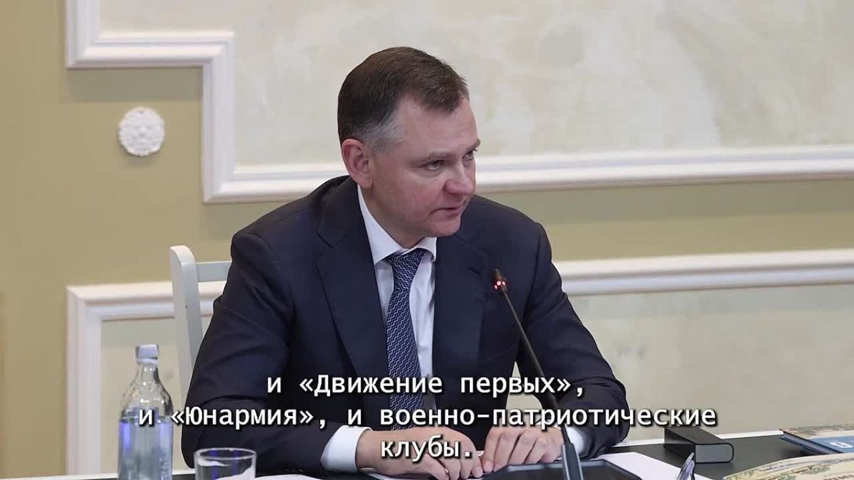 Власти Ростовской области до середины января 2027 года намерены обеспечить все школы учебниками по истории региона, сообщил губернатор Юрий Слюсарь