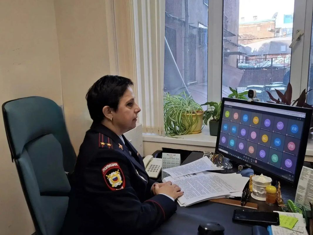 Сотрудники УКОН областного Главка МВД провели онлайн-лекцию для работников системы образования