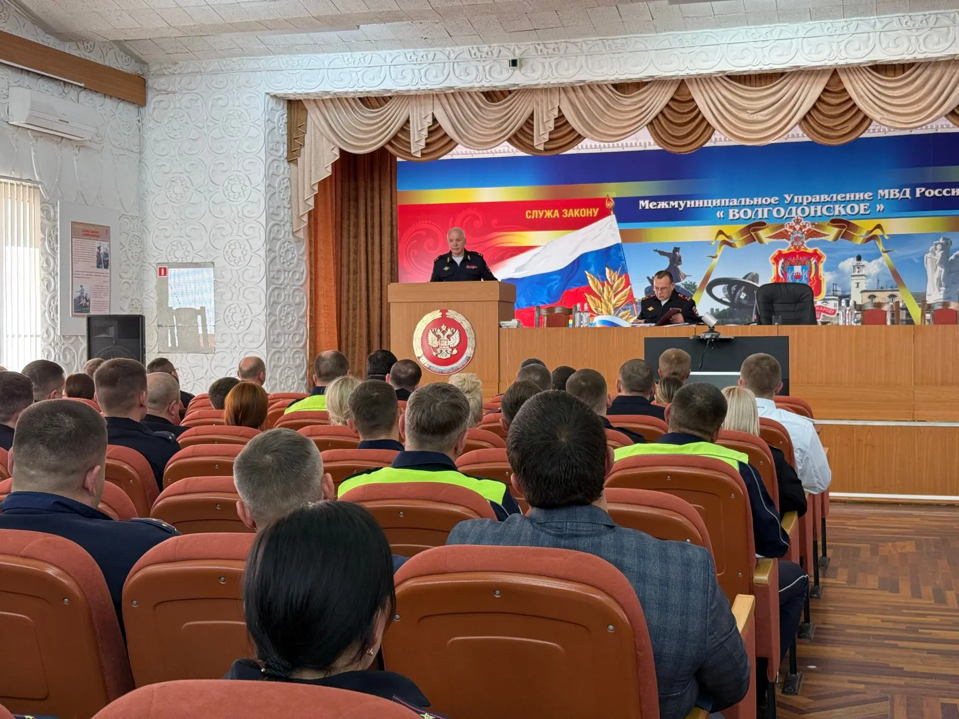 Начальник ГУ МВД России по Ростовской области генерал-лейтенант полиции Александр Речицкий проверил работу Межмуниципального управления МВД России «Волгодонское»