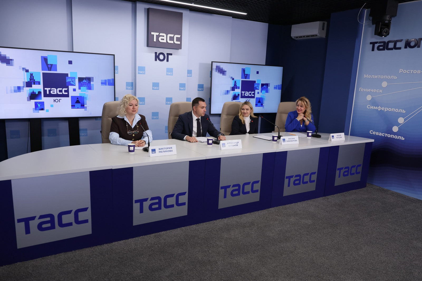 Более 750 тематических мероприятий: на Дону широко отметят День народного единства