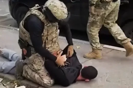 В Ростовской области при содействии спецназа Росгвардии задержан курьер телефонных мошенников